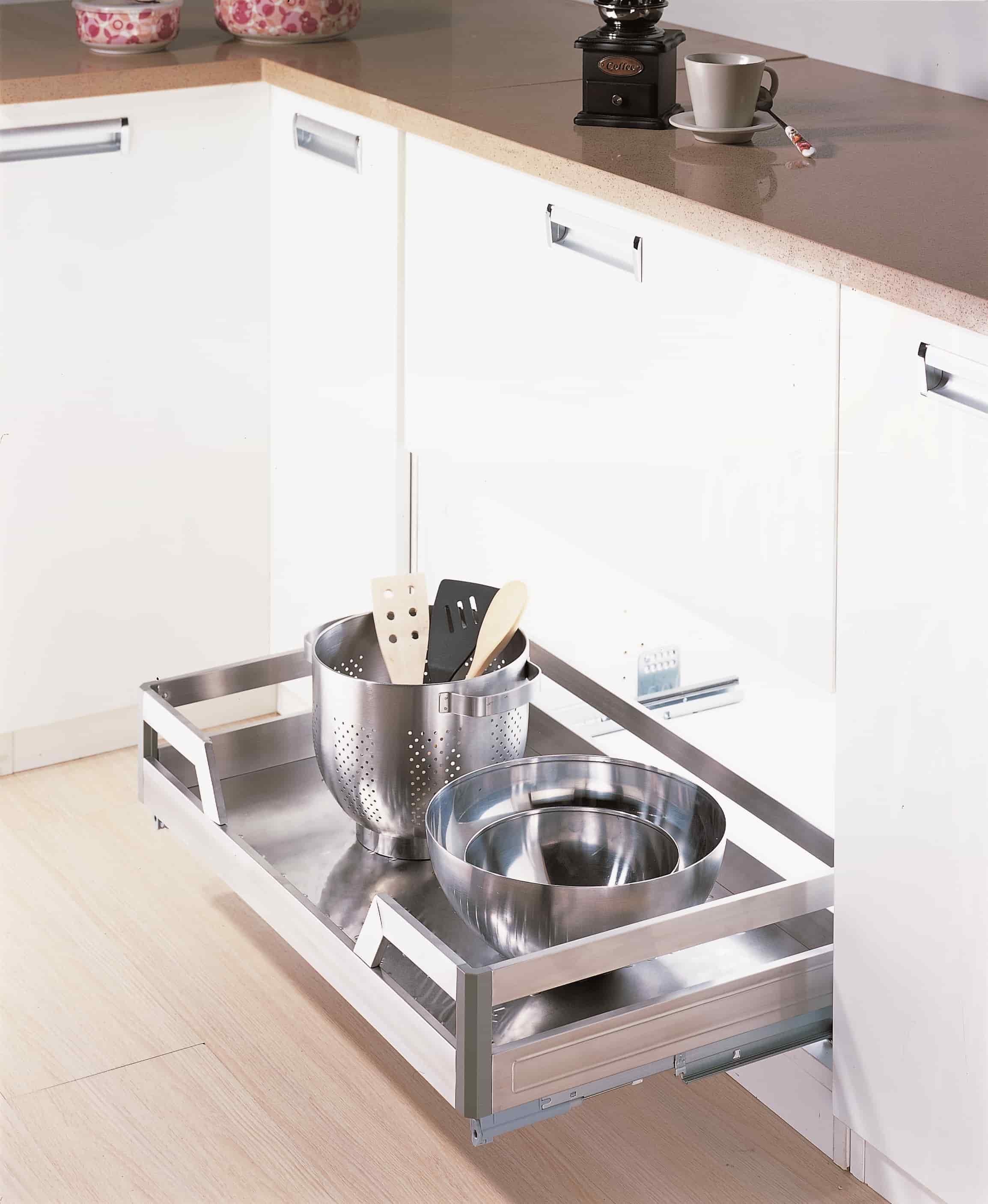 Do you know what types and uses of cabinet pull out basket?